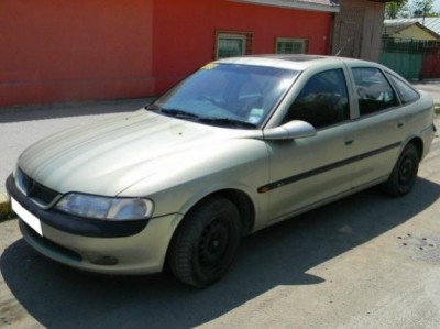 Dezmembrari Opel Vectra B 1.6i 16V